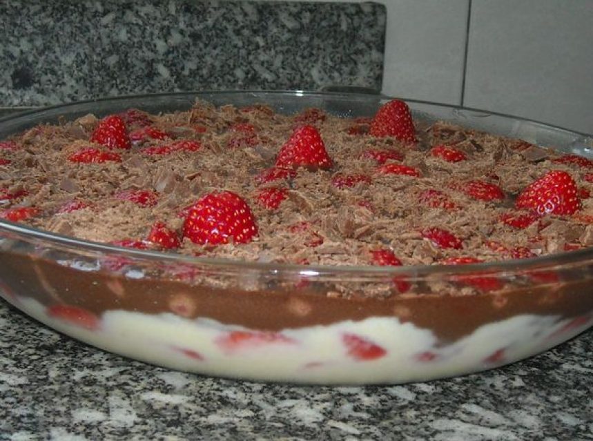 Deliciosa Receita De Pavê De Chocolate E Morango