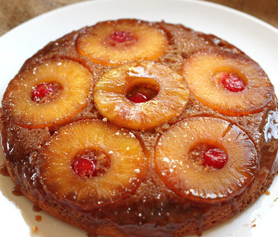 Bolo de abacaxi caramelado